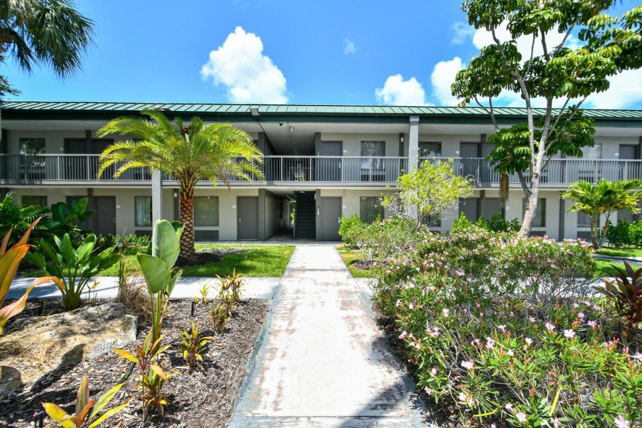 Sarasota Cay Club #612 - Heated Pool, Bunk Beds, Huge Tv, Tiki Bar, More! South Bradenton Exteriér fotografie